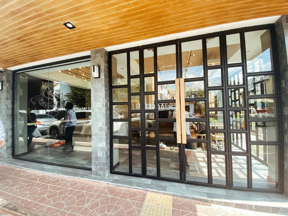Yakthai Poshtel Banguecoque Exterior foto